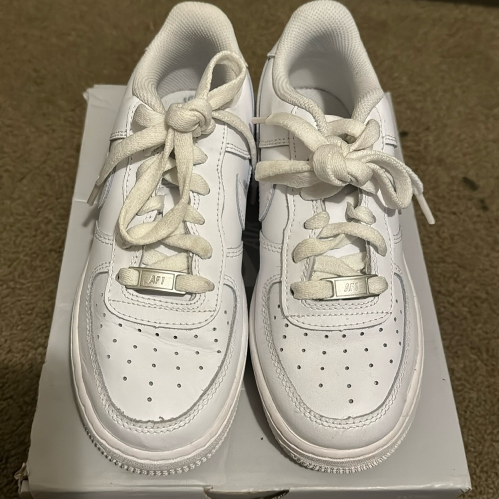 Only worn once in great condition box included. Nothing wrong with them.